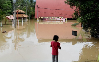PRU banjir: Lawan ahli politik gila kuasa