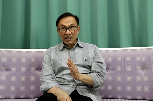 Rombakan kabinet fitnah lagakan PH - Anwar
