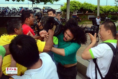 Wartawan Arus Perdana Bebas Memfitnah, Wartawan Alternatif Dibelenggu