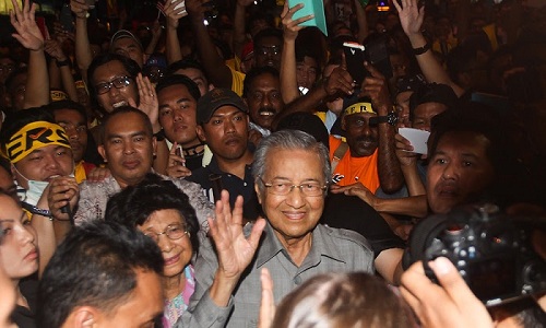 Tun Mahathir sah 'turun' demo #TangkapMO1