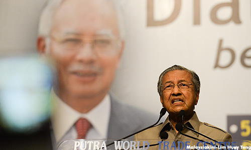 'Desak Najib berundur hak saya' - Dr Mahathir