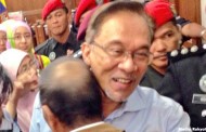 Jangan politikan hak rawatan Anwar