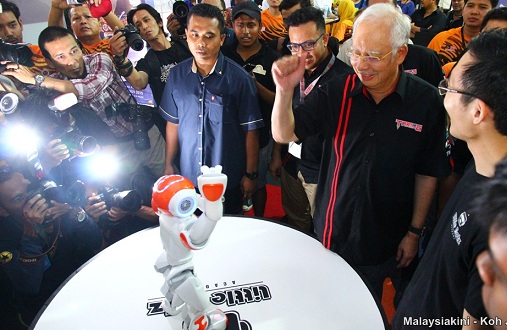 Pelajar Malaysia macam robot, tak diajar secara analisis - Khoo Kay Kim
