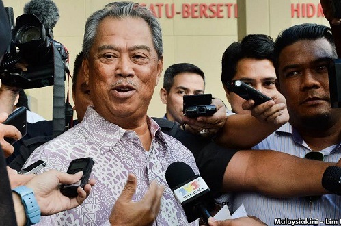 Mesyuarat Umno Pagoh: Tolak keputusan MT Pusat gantung Muhyiddin