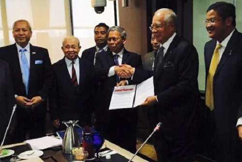 Apakah jawatan Ku Li selepas tandatangan Deklarasi Kelantan?