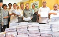 1.2 juta tandatangan deklarasi, Dr M serah sendiri pada Agong
