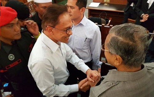 Anwar seru sokong Tun Mahathir perbaiki negara