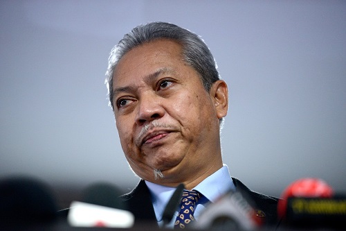 Pertemuan Azmin - MP Umno cuba bodek PM?