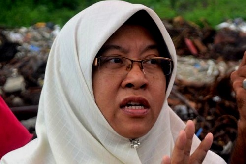 Ketua Muslimat Pas Selangor jangan serang MB Azmin - Haniza Talha