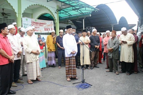Mahathir masih berpengaruh, ramai ahli Umno Kubang Pasu iftar bersama Tun