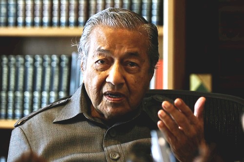 Forum : 'Saya nak jemput Hadi dengan Najib' - Tun M