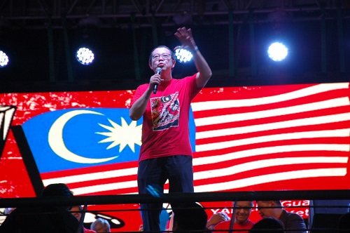 'DAP komunis, mengapa wakil Umno beri ucapan di China?'