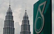 Malaysia dapat 'durian runtuh' kenaikan harga minyak - Rafizi