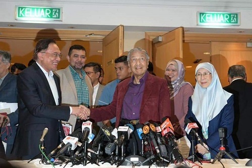 Mahathir, Anwar sila kembali berunding